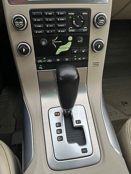 Volvo V70 24 of 27