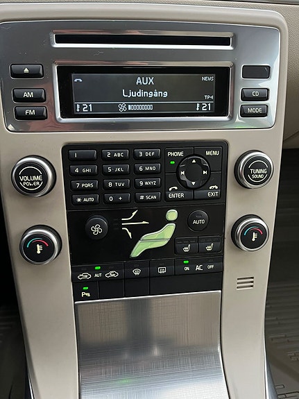 Volvo V70 25 of 27
