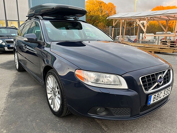 Volvo V70 3 of 27