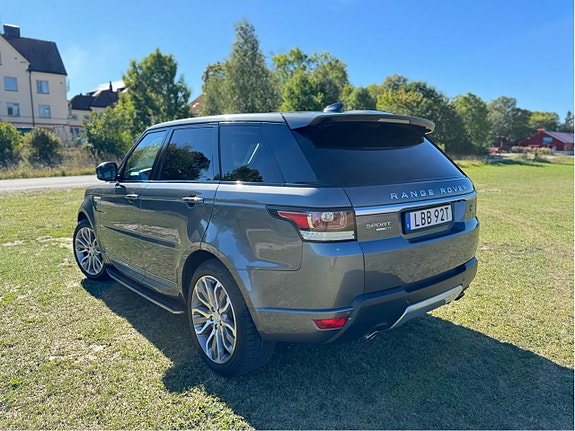Land Rover Range Rover Sport 10 of 15