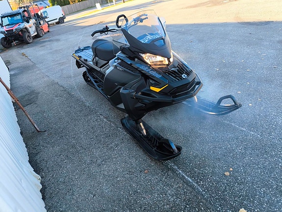 Ski-Doo Tundra 600 EFI 2 of 5
