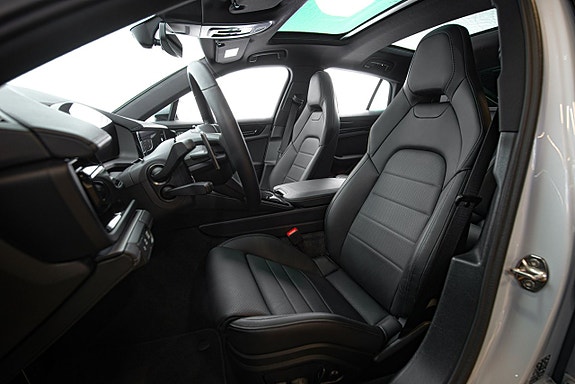 Porsche Panamera 4S 14 of 30