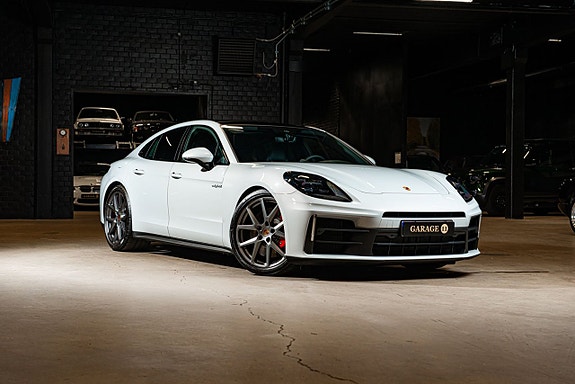 Porsche Panamera 4S 7 of 30