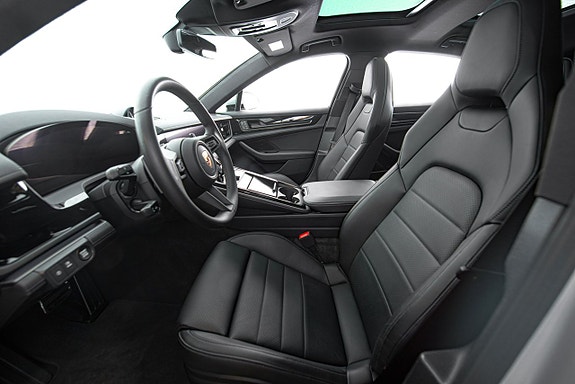 Porsche Panamera 4S 13 of 30