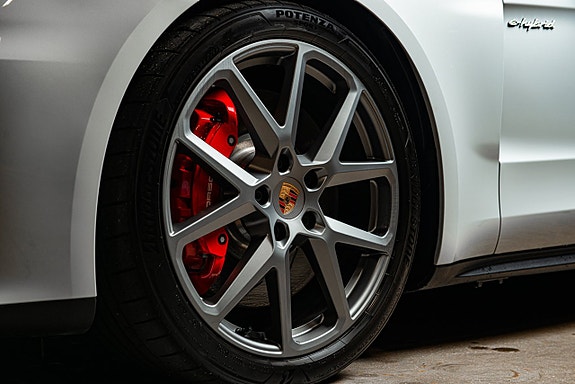Porsche Panamera 4S 30 of 30