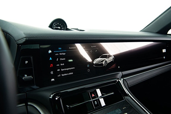Porsche Panamera 4S 22 of 30