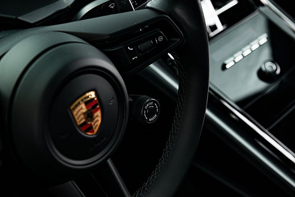 Porsche Panamera 4S 21 of 30
