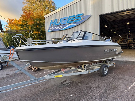 Husky R7 - 16 Yamaha F200 AETX - 16