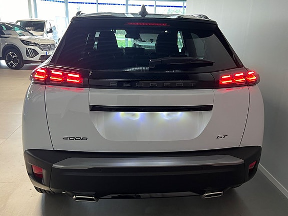 Peugeot 2008 4 of 5