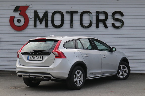 Volvo V60 Cross Country 5 of 5