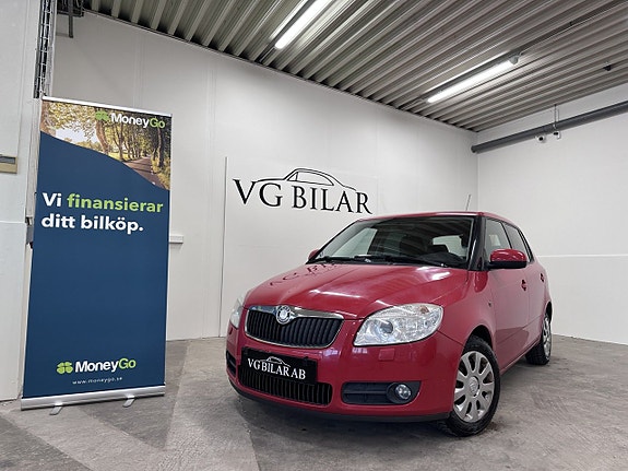 Skoda Fabia 2 of 5