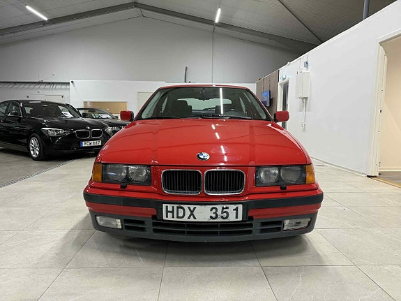 BMW 316 2 of 5