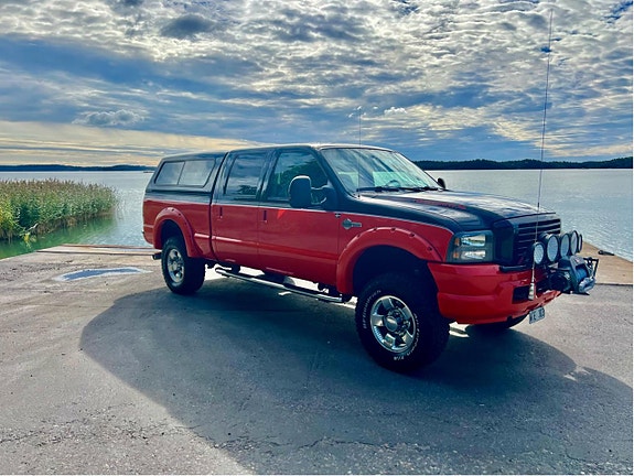 Ford F-250 3 of 5
