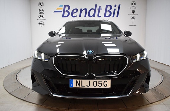 BMW 550e 8 of 26