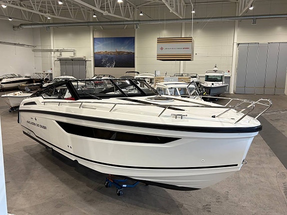 Mycket fin Askeladden C80 Cruiser 2022 Suzuki 300hk 4-takt 3 of 5