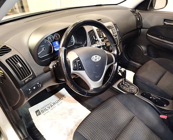 Hyundai i30 12 of 27