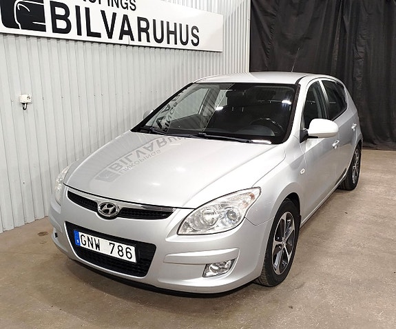 Hyundai i30 2 of 27