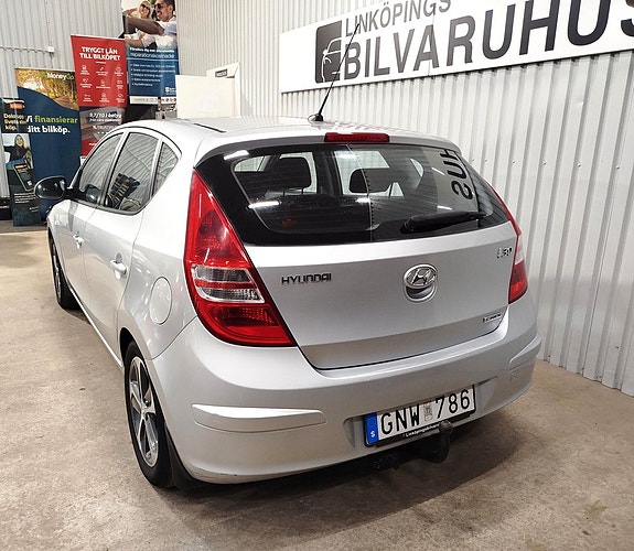 Hyundai i30 3 of 27