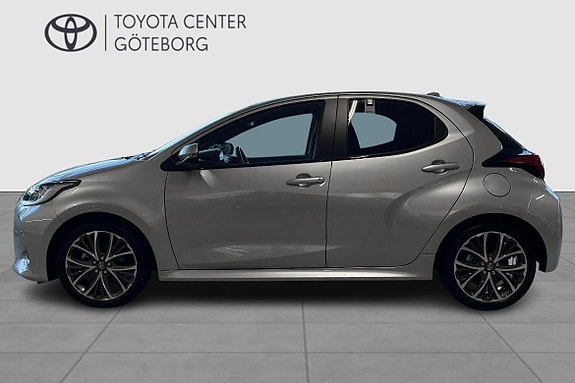Toyota Yaris 4 of 13