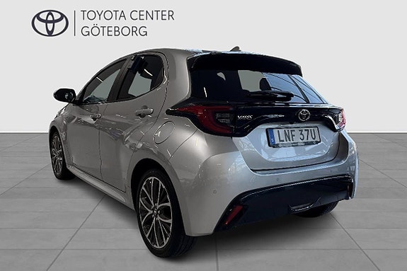 Toyota Yaris 3 of 13