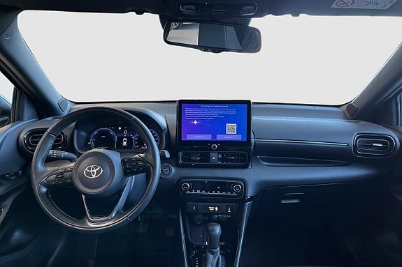 Toyota Yaris 10 of 13
