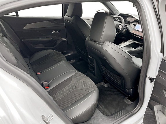 Peugeot 408 13 of 17