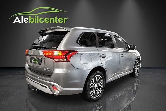 Mitsubishi Outlander 3 of 5