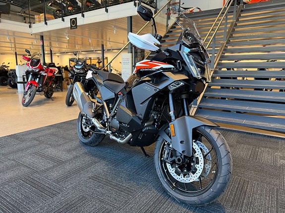 KTM 1390 SUPER ADVENTURE S EVO *NYHET* 2 of 9