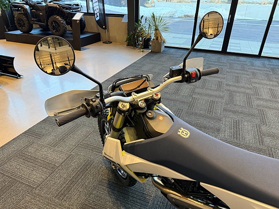 Husqvarna 701 ENDURO 5 of 6