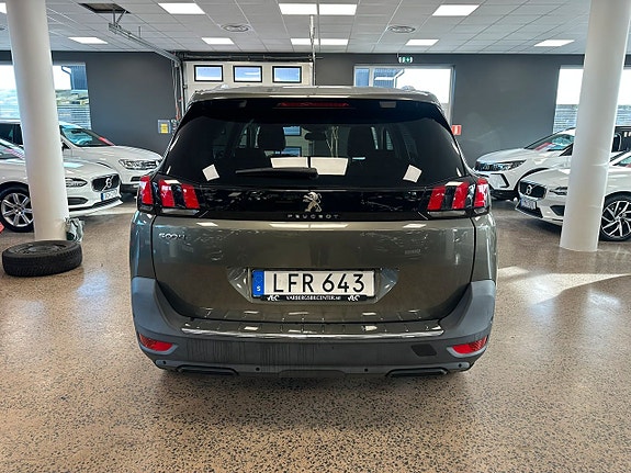 Peugeot 5008 5 of 5