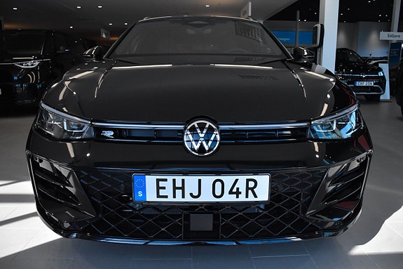 Volkswagen Passat 3 of 25