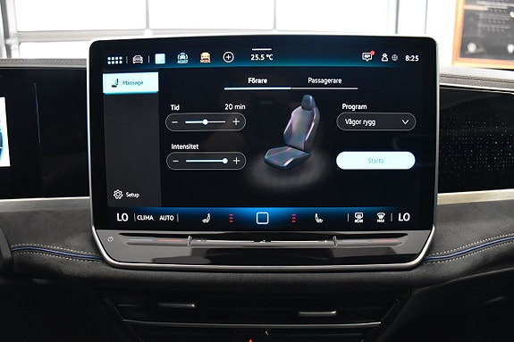Volkswagen Passat 19 of 25
