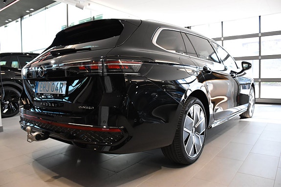 Volkswagen Passat 8 of 25