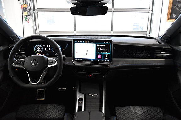 Volkswagen Passat 10 of 25