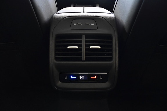 Volkswagen Passat 24 of 25