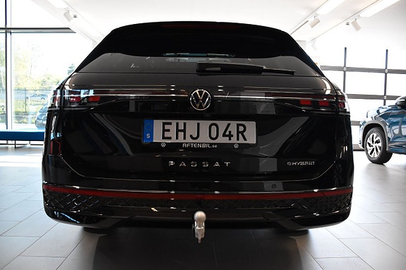 Volkswagen Passat 7 of 25