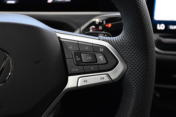 Volkswagen Passat 14 of 25