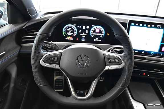 Volkswagen Passat 11 of 25