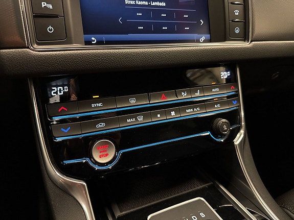 Jaguar XF 20 of 25