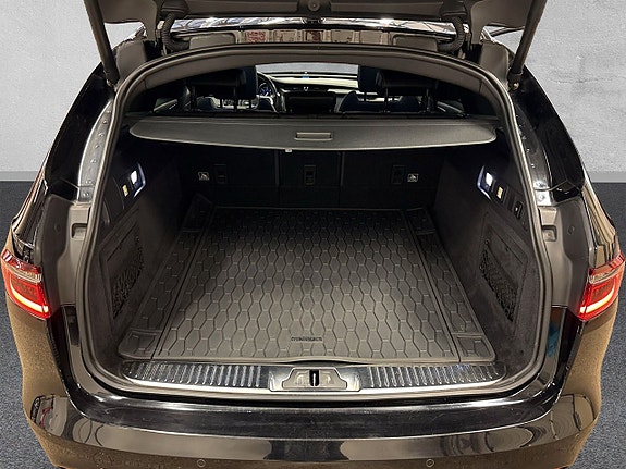 Jaguar XF 10 of 25