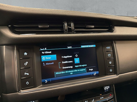 Jaguar XF 19 of 25