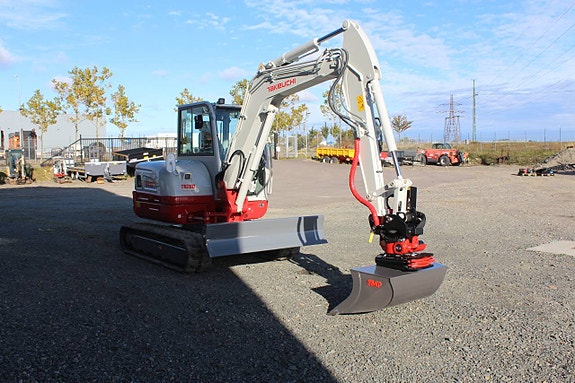 Demokörd Takeuchi TB260, TB 260, Rototilt med grip 3 of 12