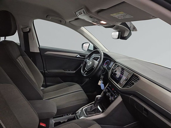 Volkswagen T-Roc 4 of 7