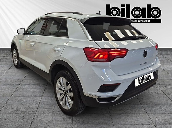 Volkswagen T-Roc 2 of 7