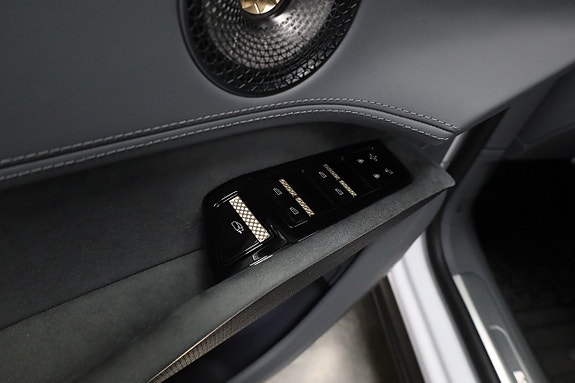 Lotus Eletre 26 of 30