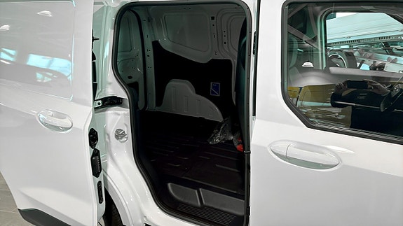 Ford Courier 5 of 5