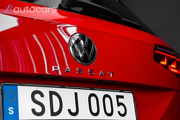 Volkswagen Passat 12 of 30