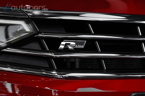Volkswagen Passat 10 of 30