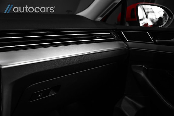 Volkswagen Passat 28 of 30
