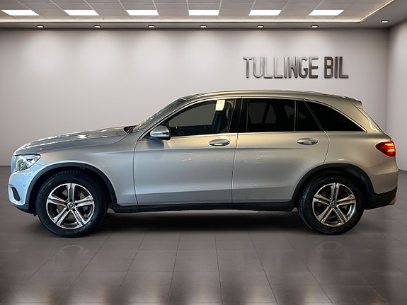 Mercedes-Benz GLC220 d 2 of 5
